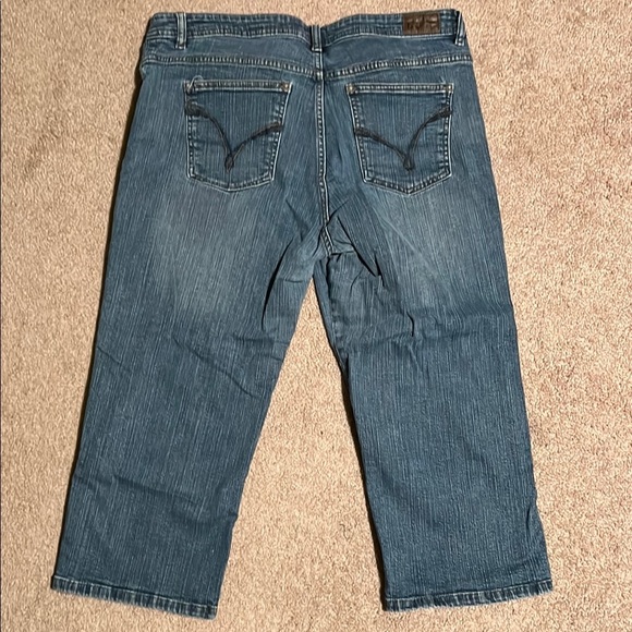 Lee Women's Denim Capris - Picture 4 of 4